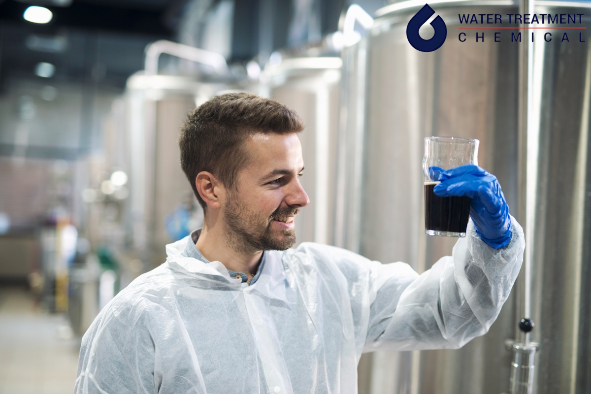 water decoloring agent